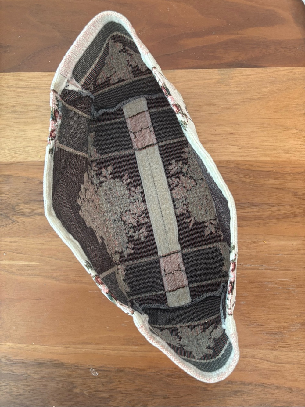 Vintage Handmade Floral Tissue Box Cover | Pink Rose Tapestry Cottagecore - Picture 3 of 4